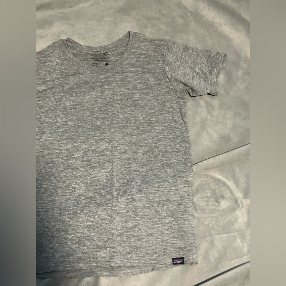 Patagonia Capilene Cool Daily Stretch Performance Shirt in Heathered Grey - XS - Picture 4 of 10